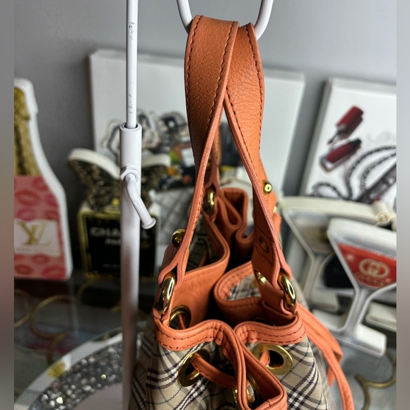 Burberry Blue Label Nova Check drawstring bucket bag EUC - Picture 11 of 17